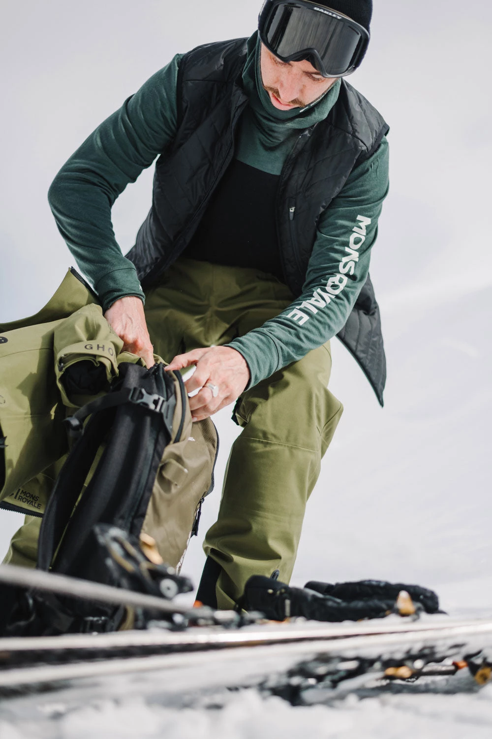 Mons Royale MEN Yotei Powder Hood LS - Rosin Black