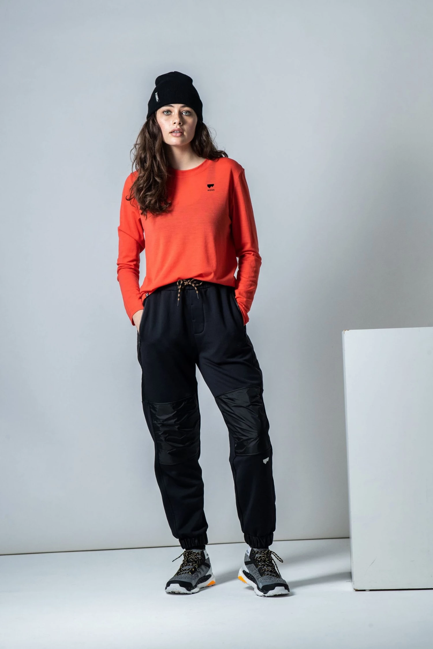 Mons Royale Icon Merino Air-Con Relaxed LS - Hot Coral
